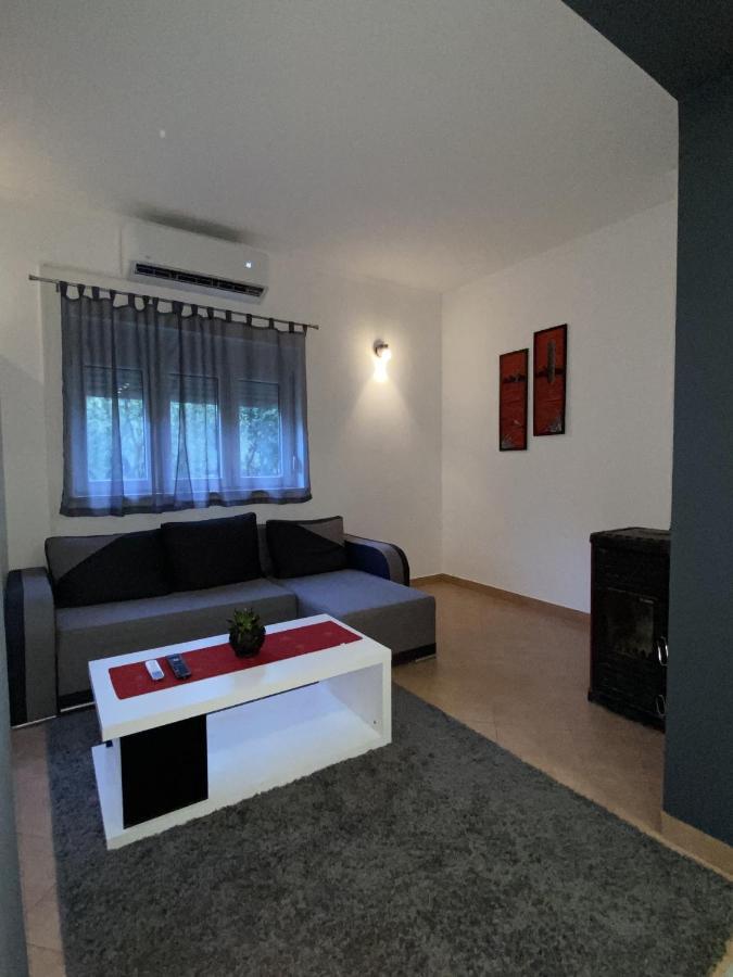 & - Marina Apartment